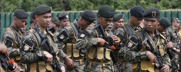 Филиппинские солдаты в военном лагере - Sputnik Việt Nam