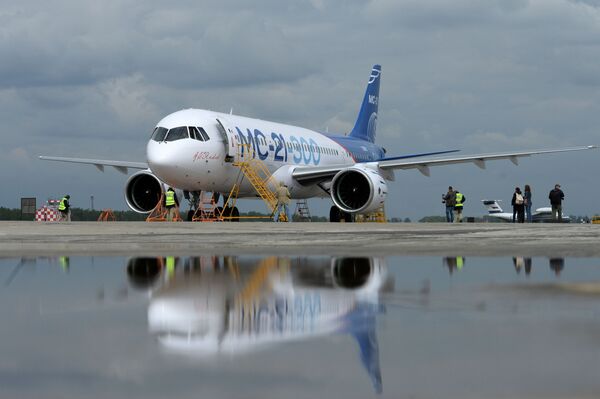 Nga sáng chế kính chống chim trời bảo vệ máy bay MC-21 - Sputnik Việt Nam