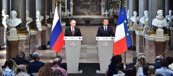Vladimir Poutine và Emmanuel Macron tại Versailles - Sputnik Việt Nam
