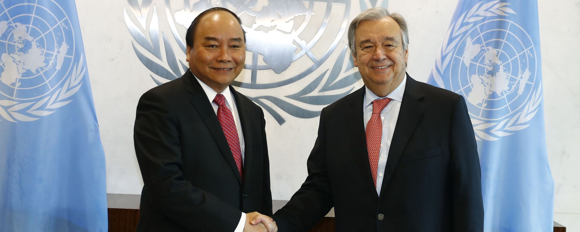 Thủ tướng Chính phủ Nguyễn Xuân Phúc và Tổng thư ký Liên Hợp Quốc Antonio Guterres  - Sputnik Việt Nam, 1920, 21.10.2022