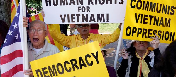 Cuộc biểu tình của người Mỹ gốc Việt ở Washington, DC Cuộc biểu tình của người Mỹ gốc Việt ở Washington, DC - Sputnik Việt Nam