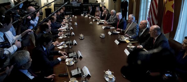 Cuộc hội đàm giữa Thủ tướng Nguyễn Xuân Phúc và Tổng thống Mỹ Donald Trump ở Washington - Sputnik Việt Nam