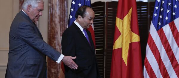 Ngoại trưởng Mỹ Rex Tillerson tiếp Thủ tướng Nguyễn Xuân Phúc ở Washington, DC - Sputnik Việt Nam