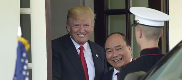 Tổng thống Mỹ Donald Trump và Thủ tướng Nguyễn Xuân Phúc tại Washington - Sputnik Việt Nam