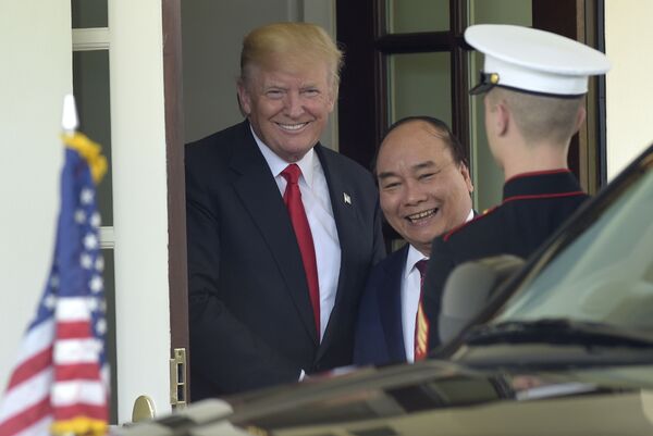 Tổng thống Mỹ Donald Trump và Thủ tướng Nguyễn Xuân Phúc tại Washington - Sputnik Việt Nam