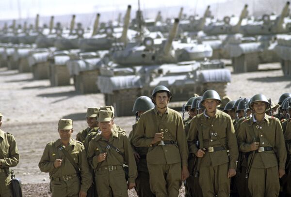 Guards Armor Regiment before departure to Russia. Soviet troops withdrawal from Afghanistan. (File) - Sputnik Việt Nam