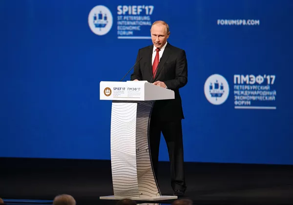 Phương Tây cưỡi lên đầu Moskva và những từ có cánh khác ông Putin tại SPIEF Phương Tây cưỡi lên đầu Moskva và những từ có cánh khác ông Putin tại SPIEF - Sputnik Việt Nam