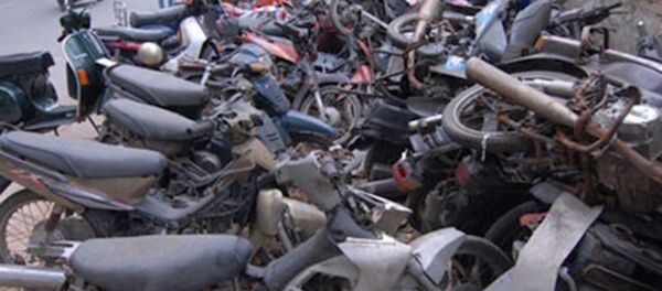 Trưởng công an xã đem 24 xe vi phạm đi... bán đồng nát Trưởng công an xã đem 24 xe vi phạm đi... bán đồng nát - Sputnik Việt Nam