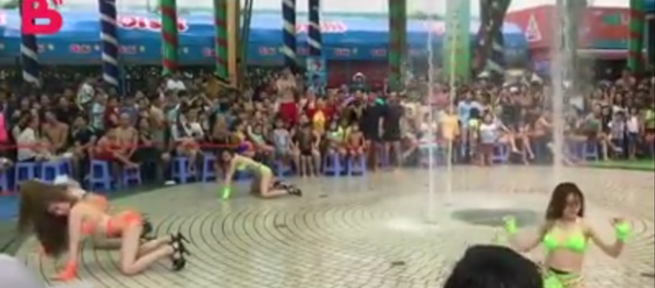 Khán giả bức xúc với màn nhảy múa mát mẻ tại Đầm Sen - Sputnik Việt Nam