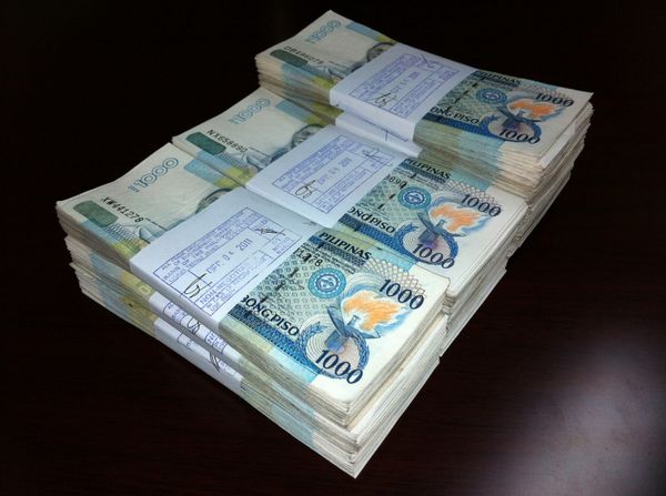 Quân đội Philippines tìm thấy số tiền mặt 52,2 triệu peso - Sputnik Việt Nam