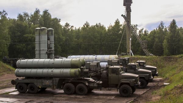 Đội pháo S-300P đang làm nhiệm vụ tại vị trí triển khai thường xuyên. - Sputnik Việt Nam