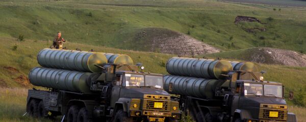 Các bệ phóng S-300 tập kết vị trí chỉ định... - Sputnik Việt Nam