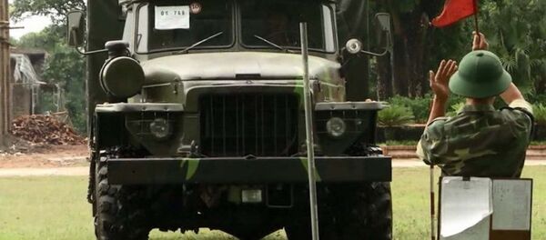 Đây là thế hệ đầu tiên của loại pháo tự hành 105mm do Việt Nam tự phát triển, sản xuất – được thiết kế trên khung gầm xe vận tải bánh lốp Ural-375Đ. Đây là thế hệ đầu tiên của loại pháo tự hành 105mm do Việt Nam tự phát triển, sản xuất – được thiết kế trên khung gầm xe vận tải bánh lốp Ural-375Đ. - Sputnik Việt Nam