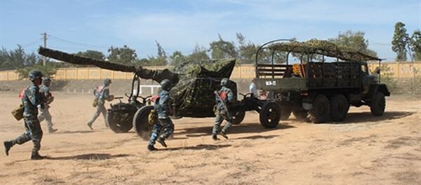 Khẩu đội Pháo phòng không Đại đội 10 (Trung đoàn 224) thực hành huấn luyện. Khẩu đội Pháo phòng không Đại đội 10 (Trung đoàn 224) thực hành huấn luyện. - Sputnik Việt Nam