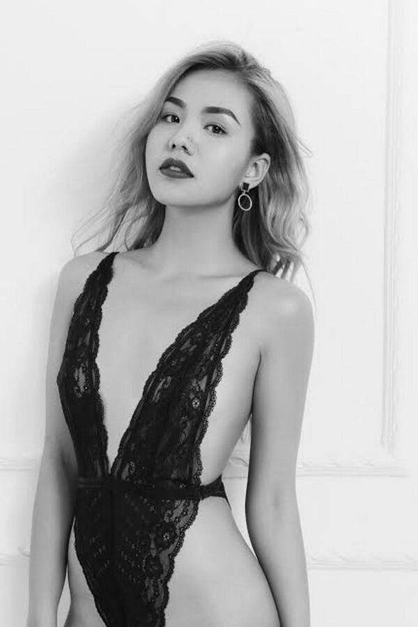 Team Hoàng Thuỳ bất ngờ tung tiếp bộ ảnh hot, thể hiện sự pha trộn của vẻ đẹp high fashion nhưng rất commercial - Sputnik Việt Nam