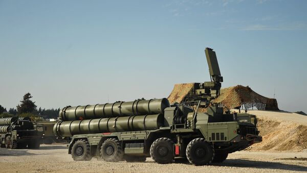 Tổ hợp tên lửa chống máy bay Nga S-400 đã triển khai ở Syria - Sputnik Việt Nam