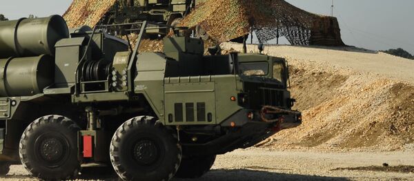 Tổ hợp tên lửa chống máy bay Nga S-400 đã triển khai ở Syria - Sputnik Việt Nam