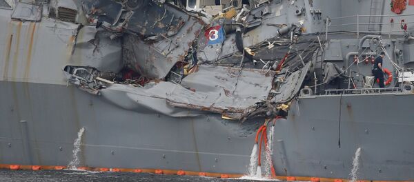 Vụ va đụng của tàu khu trục Mỹ USS Fitzgerald (DDG-62) - Sputnik Việt Nam