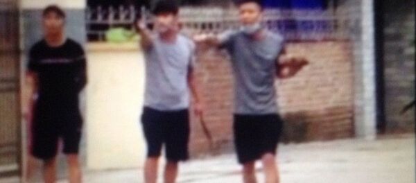 Các đối tượng dùng gạch, đá, dao, kiếm tấn công làm 6 người bị thương. Các đối tượng dùng gạch, đá, dao, kiếm tấn công làm 6 người bị thương. - Sputnik Việt Nam