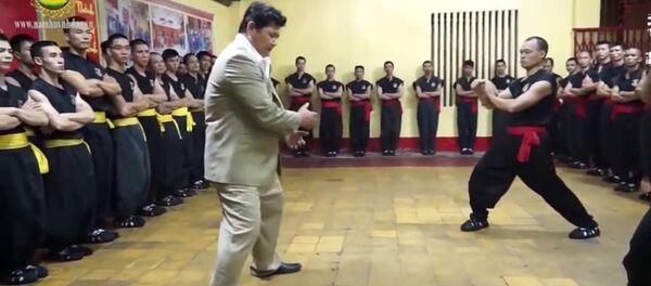 Giải mã “công phu tuyệt mật” của Chưởng môn Nam Huỳnh Đạo Giải mã “công phu tuyệt mật” của Chưởng môn Nam Huỳnh Đạo - Sputnik Việt Nam