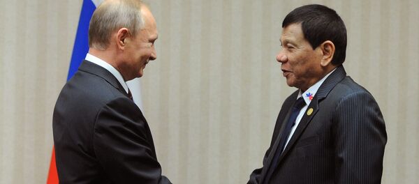 Tổng thống Nga Vladimir Putin và Tổng thống Philippines Rodrigo Duterte - Sputnik Việt Nam