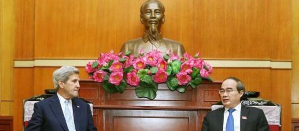 Đồng chí Nguyễn Thiện Nhân , Uỷ viên Bộ Chính trị, Chủ tịch Uỷ ban Trung ương MTTQ Việt Nam, Bí thư Thành uỷ Thành phố Hồ Chí Minh tiếp cựu Ngoại trưởng Hoa Kỳ John Kerry. - Sputnik Việt Nam