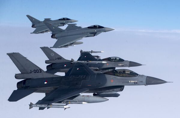 Mỹ sẽ bán máy bay chiến đấu F-16 cho Đài Loan bất chấp sự phản đối của Bắc Kinh Mỹ sẽ bán máy bay chiến đấu F-16 cho Đài Loan bất chấp sự phản đối của Bắc Kinh - Sputnik Việt Nam