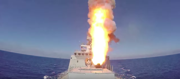 Nga giáng đòn tấn công bằng tên lửa Kalibr vào các vị trí của IS ở Syria (Video) - Sputnik Việt Nam