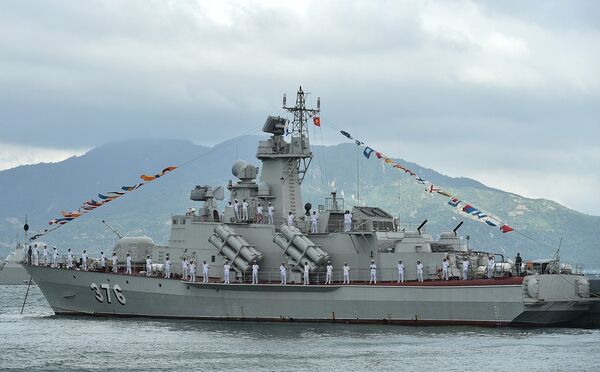 Tàu tên lửa Molniya 1241.8 số hiệu 376 của Hải quân nhân dân Việt Nam - Sputnik Việt Nam