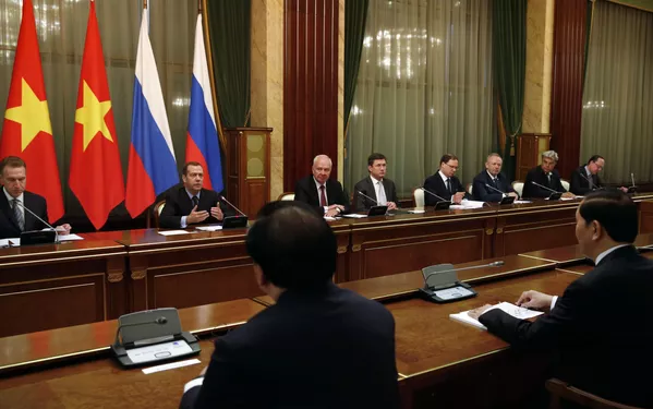 Thủ tướng Nga Dmitry Medvedev tại cuộc gặp Chủ tịch Việt Nam Trần Đại Quang ở Matxcơva. Thủ tướng Nga Dmitry Medvedev tại cuộc gặp Chủ tịch Việt Nam Trần Đại Quang ở Matxcơva. - Sputnik Việt Nam