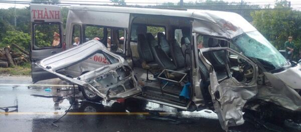 Hiện trường vụ tai nạn ở Kon Tum Hiện trường vụ tai nạn ở Kon Tum - Sputnik Việt Nam