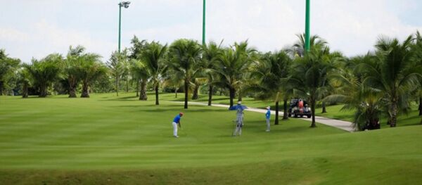 Sân golf trong sân bay Tân Sơn Nhất - Sputnik Việt Nam