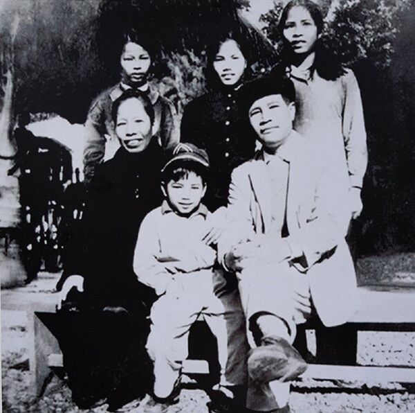 Gia đình Đại tướng Nguyễn Chí Thanh năm 1967  - Sputnik Việt Nam