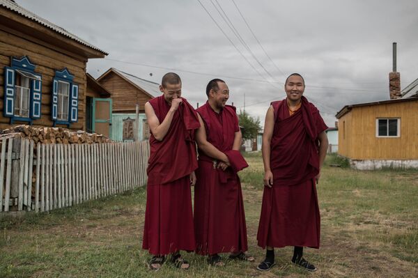 Nga. Cộng hòa Buryatia. Học viên đại học Phật giáo ở Ivolga Datsan - Trung tâm Phật giáo Nga. - Sputnik Việt Nam