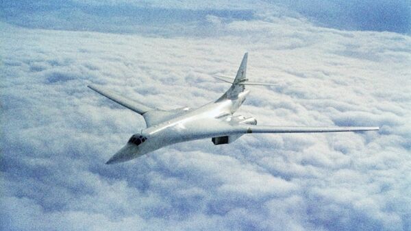 Máy bay ném bom chiến lược Tu-160  - Sputnik Việt Nam