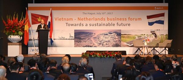 Toàn cảnh diễn đàn Toàn cảnh diễn đàn - Sputnik Việt Nam