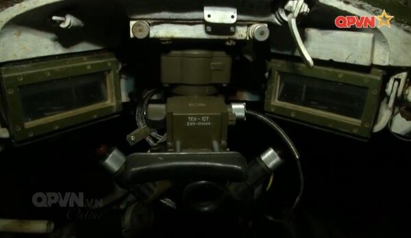 Trong ảnh là khí tài nhìn đêm TKN-1CT dành cho trưởng xe T-55 do Xí nghiệp 23 cải tiến. - Sputnik Việt Nam