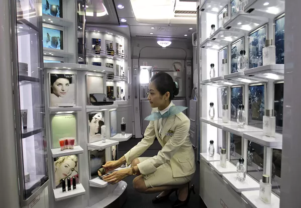 Các bay tiếp viên hãng hàng không Korean Air trên máy bay Airbus A380. Các bay tiếp viên hãng hàng không Korean Air trên máy bay Airbus A380. - Sputnik Việt Nam