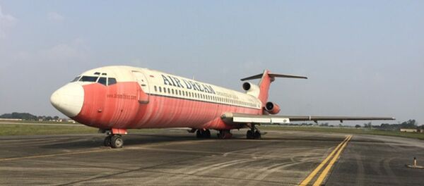 Chiếc máy bay vô chủ bạc màu rất nhiều sau khi dãi nắng dầm mưa suốt 10 năm - Sputnik Việt Nam