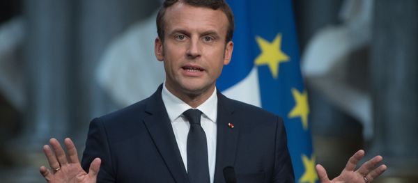Президент Франции Эммануэль Макрон во время пресс-конференции в Париж - Sputnik Việt Nam