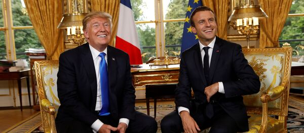 Emmanuel Macron và Donald Trump - Sputnik Việt Nam