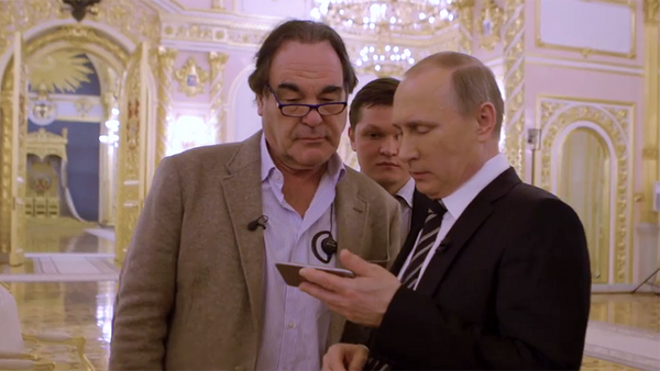 Phim của đạo diễn điện ảnh Mỹ Oliver Stone Phỏng vấn với Vladimir Putin  - Sputnik Việt Nam