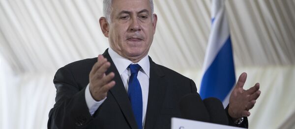 Israeli Prime Minister Benjamin Netanyahu gestures as he delivers a speech during a ceremony commemorating the 75nd anniversary of the Vel d'Hiv roundup, Sunday, July 16, 2017 in Paris - Sputnik Việt Nam