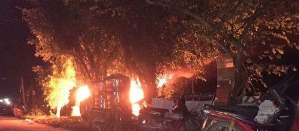 Chiếc xe ô tô bị đốt trụi - Sputnik Việt Nam