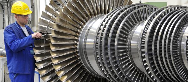 Công nhân làm việc trong xưởng tuabin Siemens ở Đức - Sputnik Việt Nam