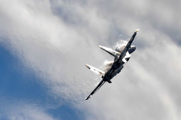 Tiêm kích mặt trận đa năng MiG-35 trong chuyến bay trình diễn tại Triển lãm-Hội chợ MAKS-2017 ở ngoại ô Matxcơva.  - Sputnik Việt Nam
