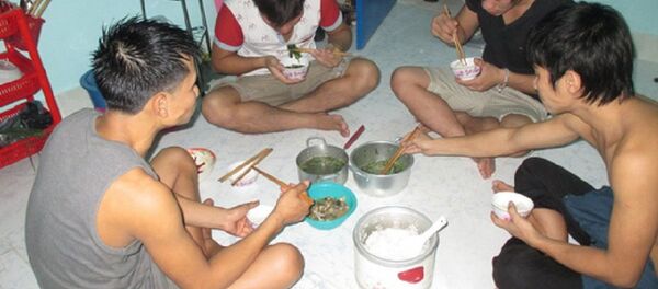 Bữa ăn công nhân Bữa ăn công nhân - Sputnik Việt Nam