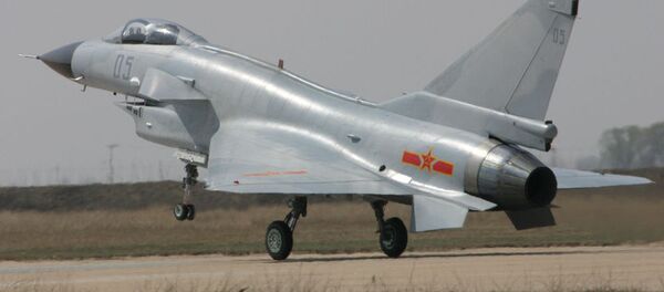 Китайский всепогодный многоцелевой истребитель Чэнду J-10 - Sputnik Việt Nam