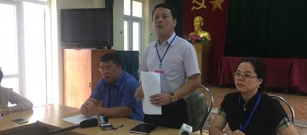 Ông Phạm Thanh Cao, Phó Giám đốc Sở Tư pháp Hà Nội trao đổi với báo chí về vụ việc - Sputnik Việt Nam