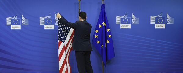 Quốc kỳ của EU và Mỹ - Sputnik Việt Nam